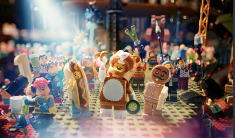 Say Hello to Christmas with LEGO!